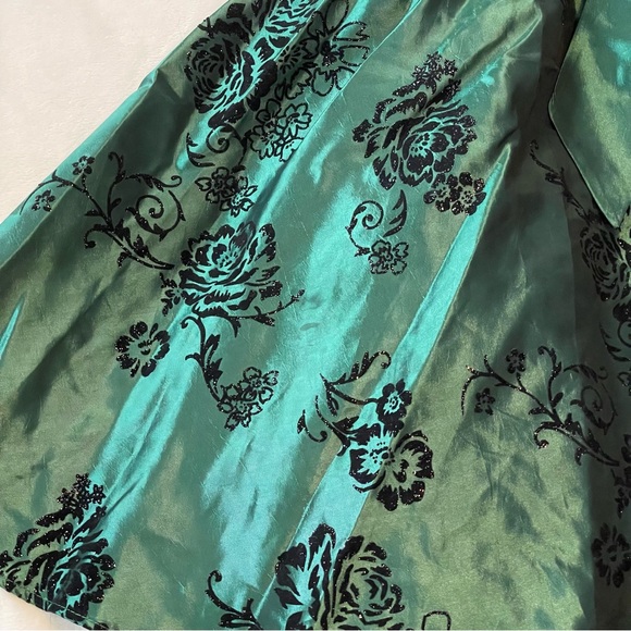 Jona Michelle Green holiday dress - Picture 3 of 7